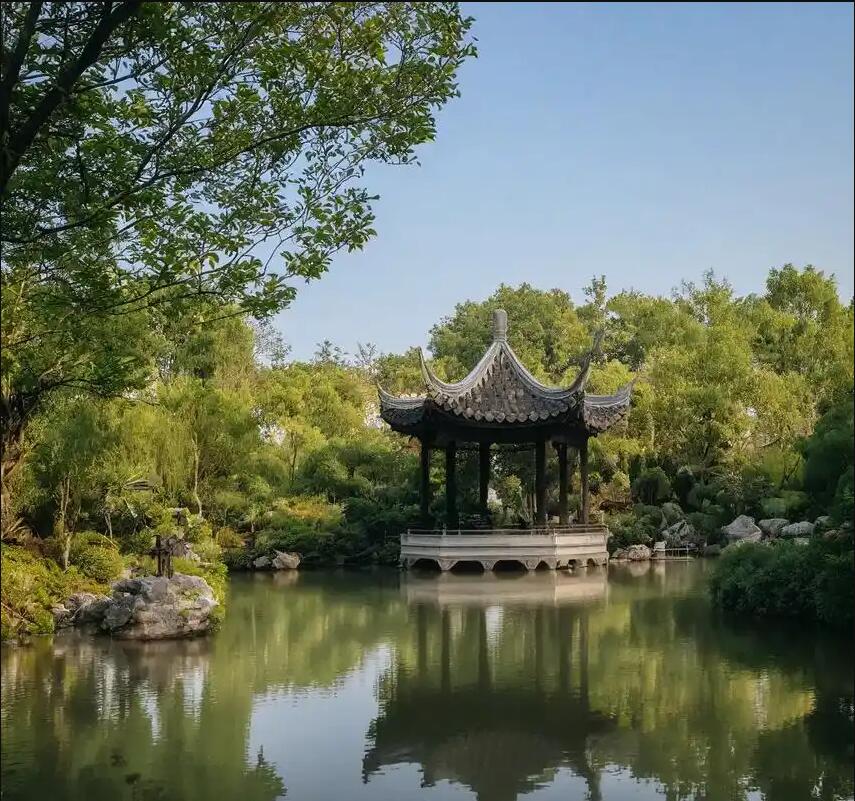 奉化平庸餐饮有限公司